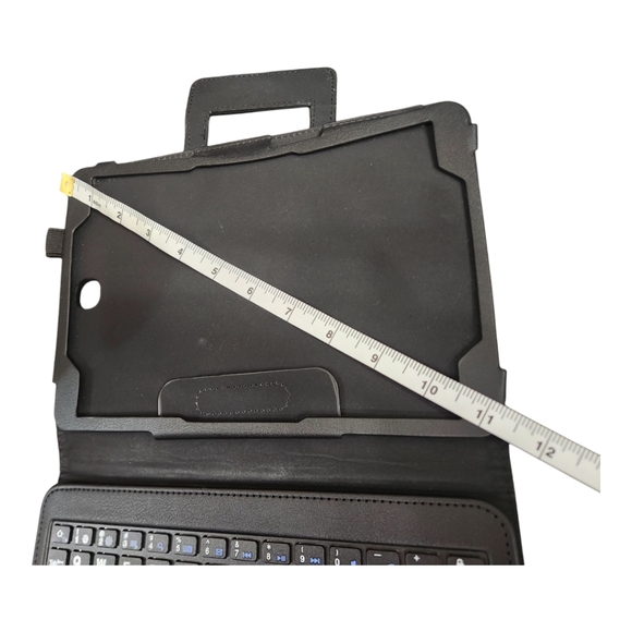 Tablet Case with Removable Bluetooth Keyboard, 10-inch screen, USB-C, Black - Picture 4 of 6